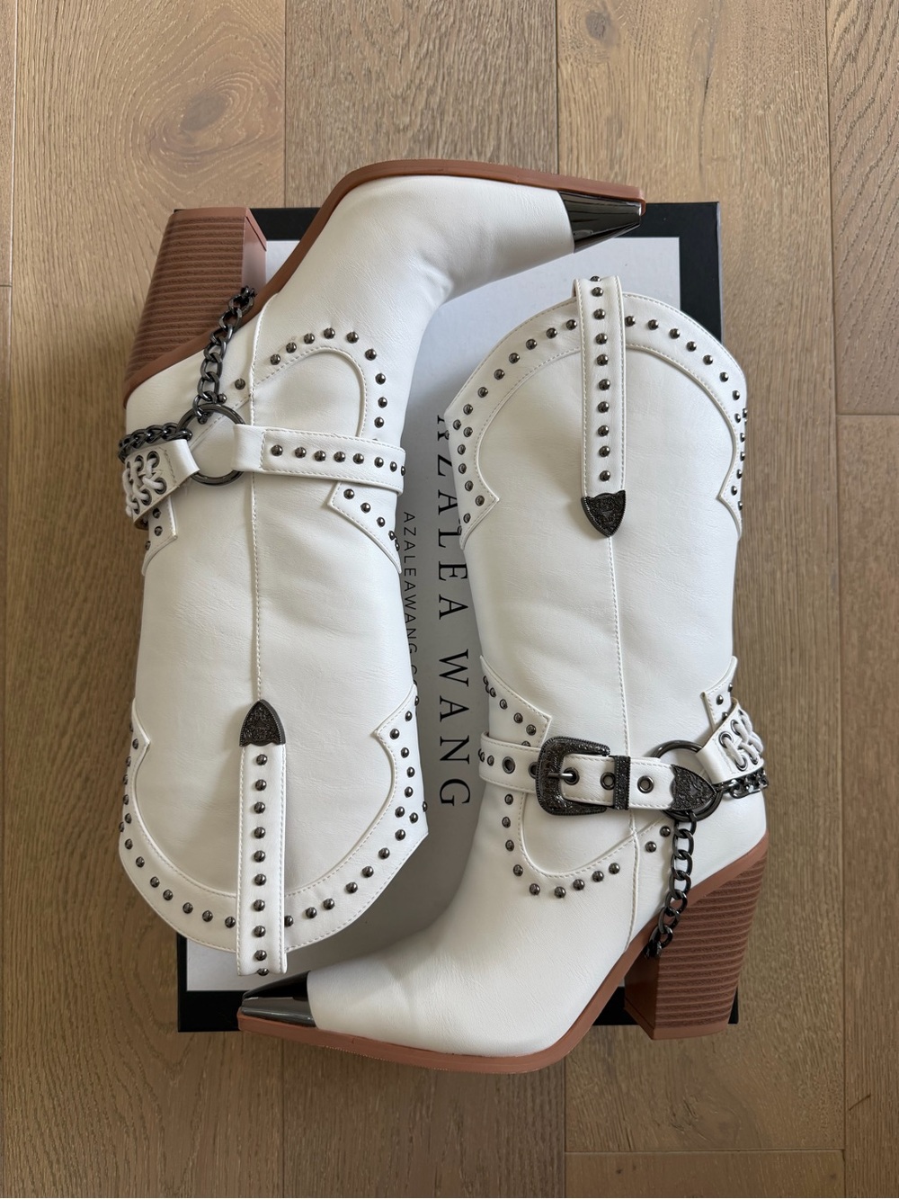 Azalea Wang OSBORN White Western Bootie Boots - Picture 6 of 16